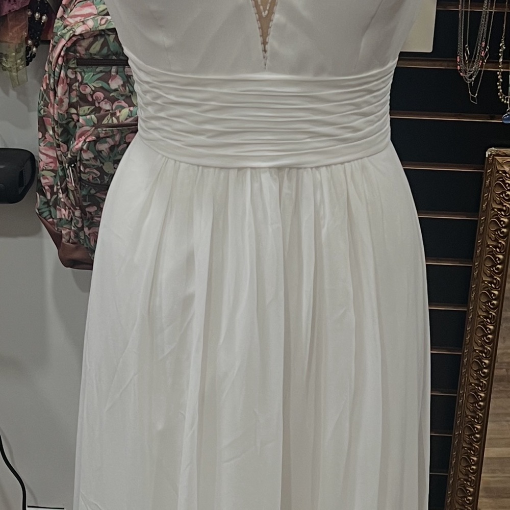 Chic Ivory Wedding Dress